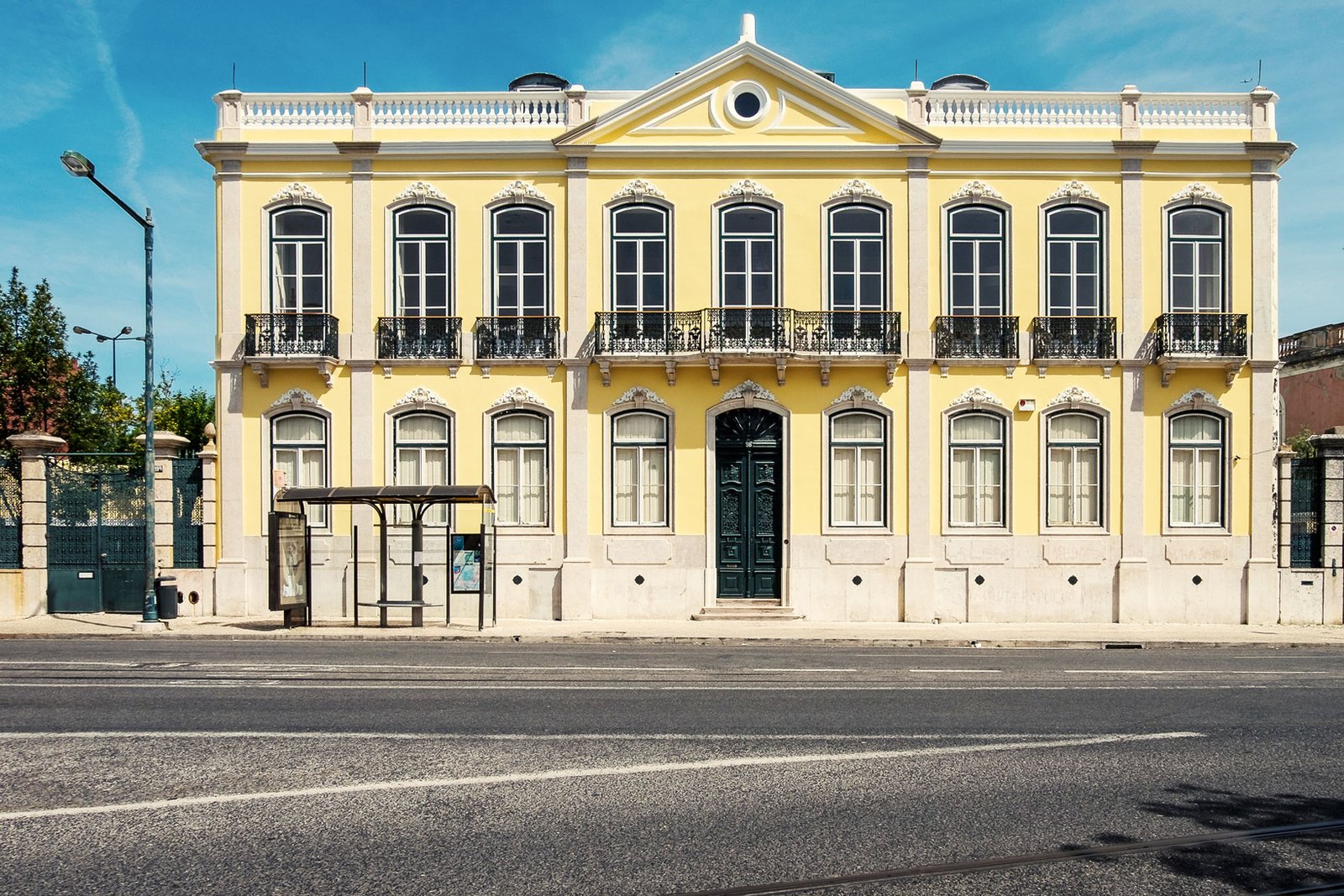fachada recuperada palacete gomes freire